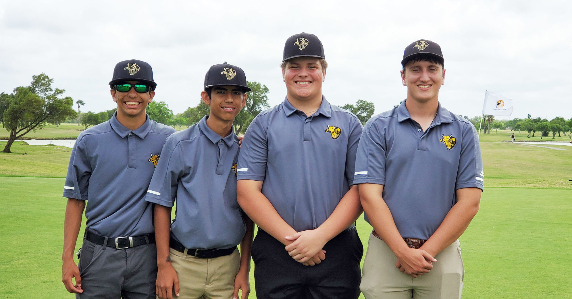 HMK golf participates in tourney